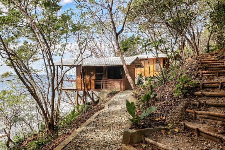 3-Exteriors_3_New_Cabinas_Angle_1_CC